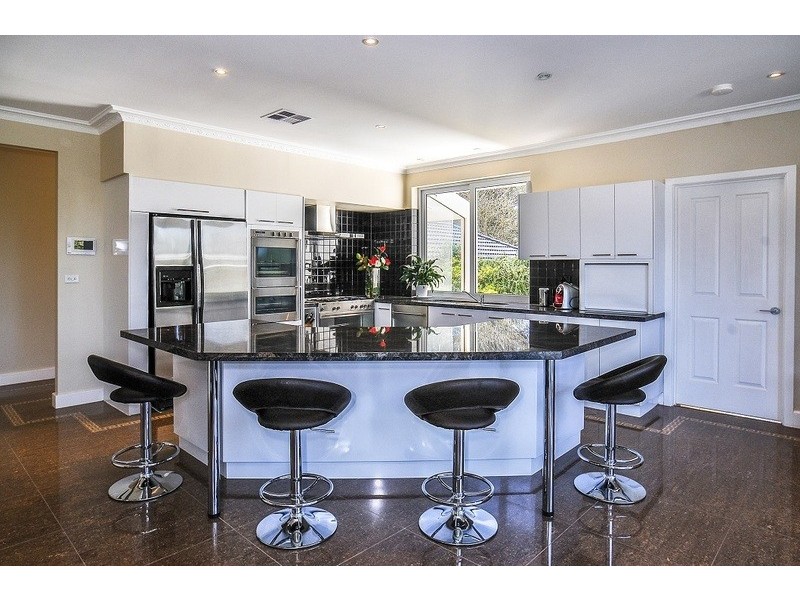29 One Tree Hill Rd, Ferny Creek VIC 3786