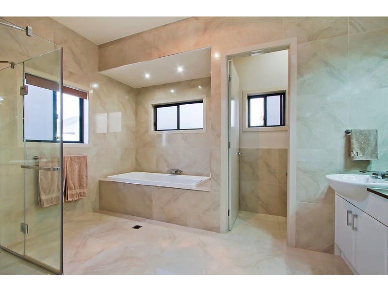 4 Koolang Crescent, Reedy Creek QLD 4227