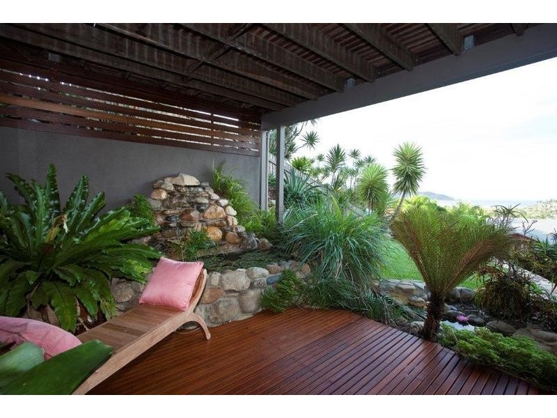 17 Country Road, Cannonvale QLD 4802