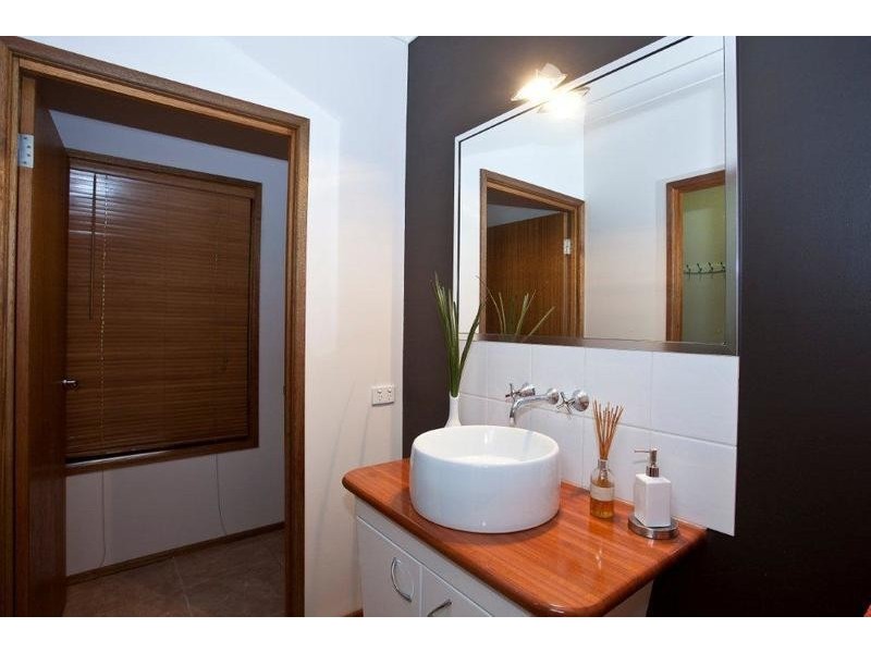 17 Country Road, Cannonvale QLD 4802