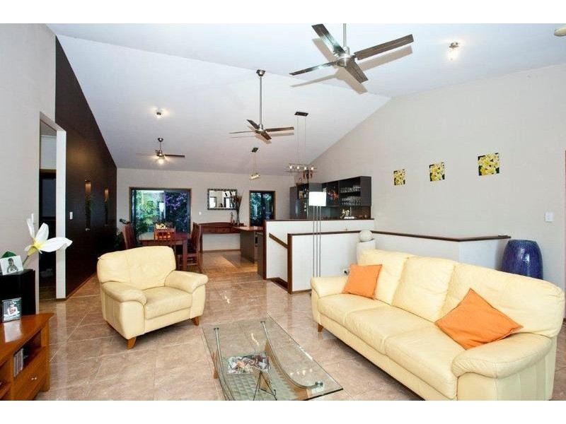 17 Country Road, Cannonvale QLD 4802