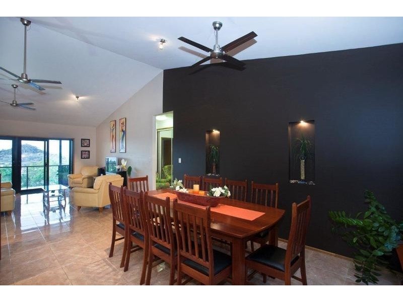 17 Country Road, Cannonvale QLD 4802