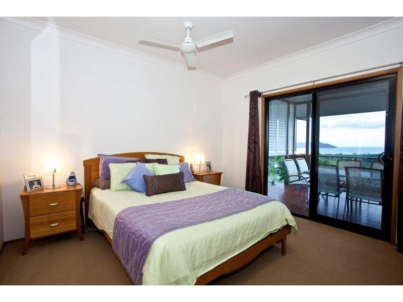 17 Country Road, Cannonvale QLD 4802
