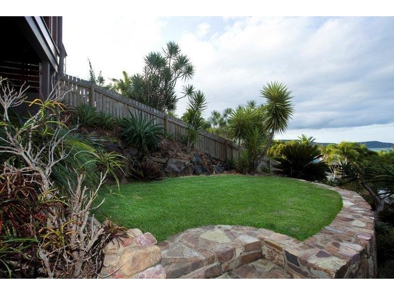 17 Country Road, Cannonvale QLD 4802