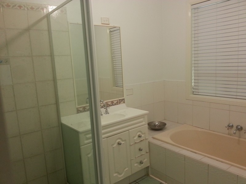 100 Highbury Dr, Redbank Plains QLD 4301