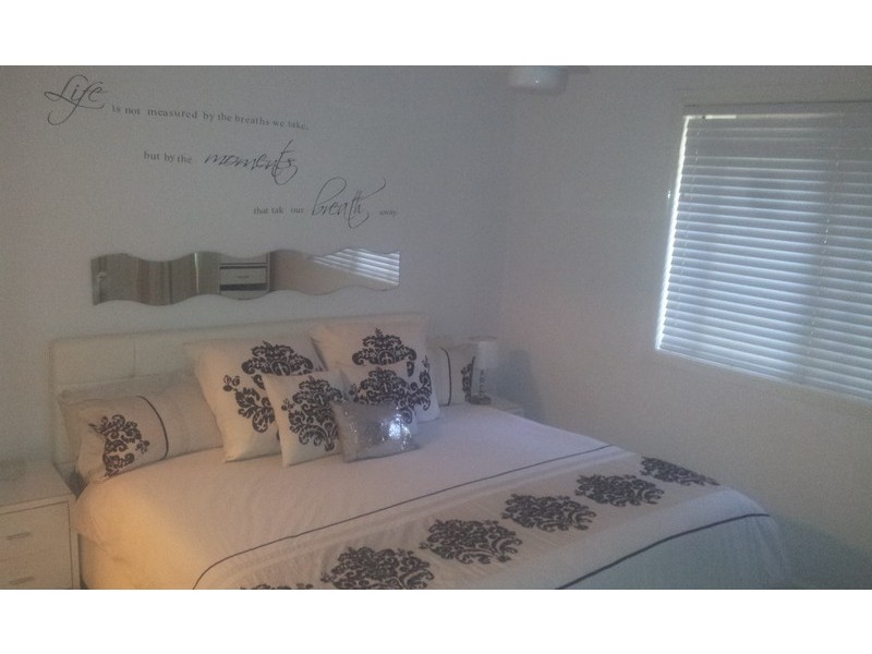 100 Highbury Dr, Redbank Plains QLD 4301