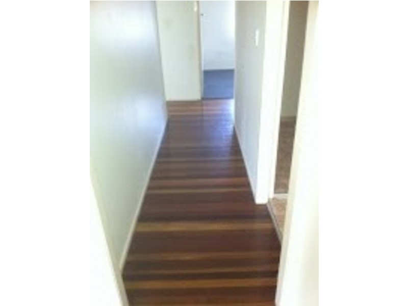 8 Odette St, Leichhardt QLD 4305