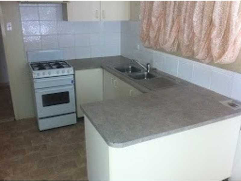 8 Odette St, Leichhardt QLD 4305