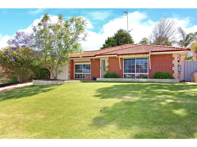 30 Casuarina Dr, Halls Head WA 6210