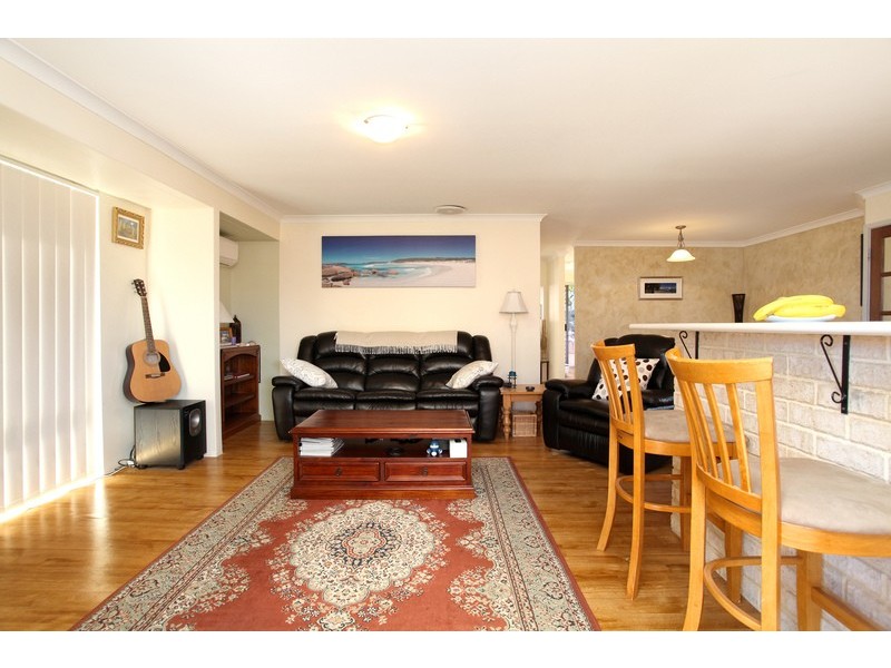 30 Casuarina Dr, Halls Head WA 6210