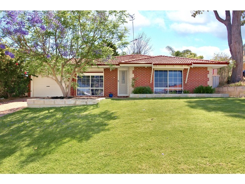 30 Casuarina Dr, Halls Head WA 6210