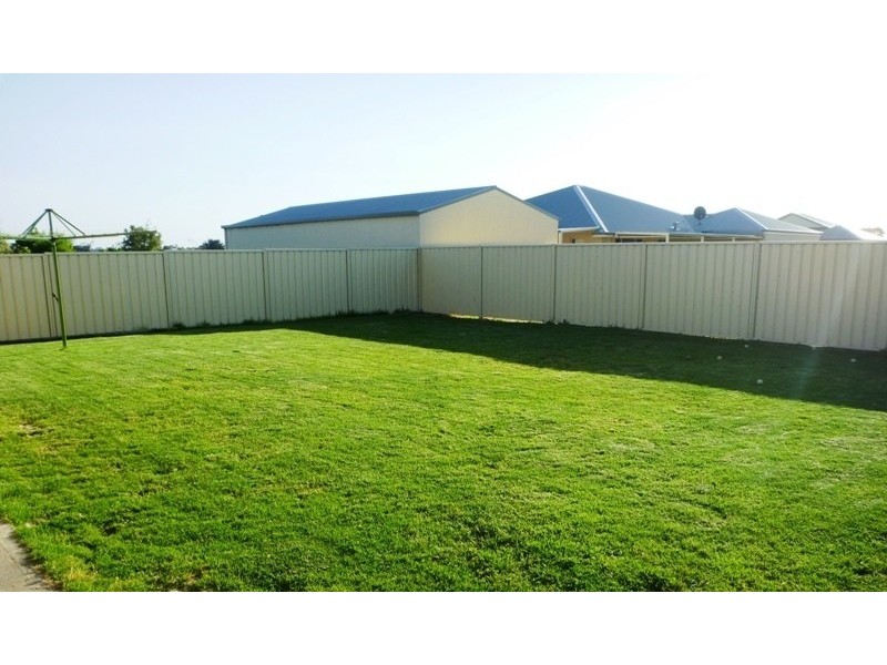 9B  McGonnell Rd, Mckail WA 6330