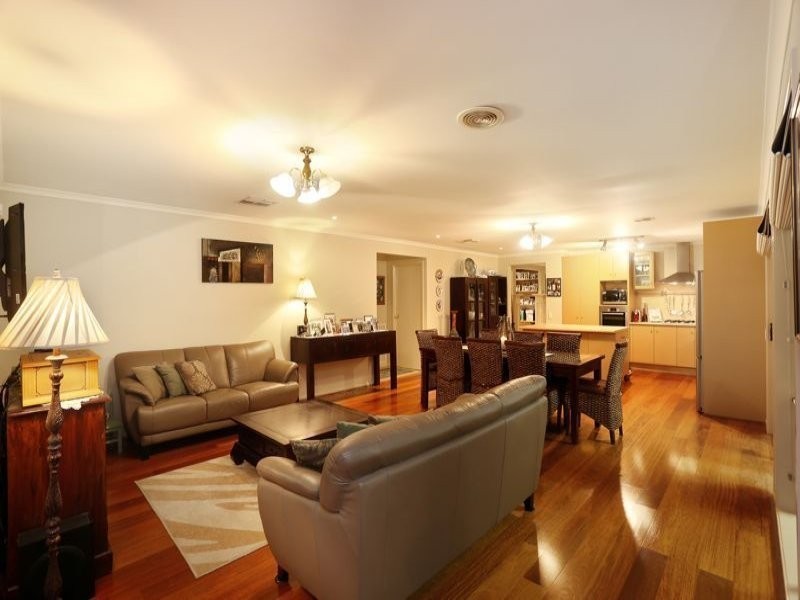 4 Ellen Road, Narre Warren South VIC 3805