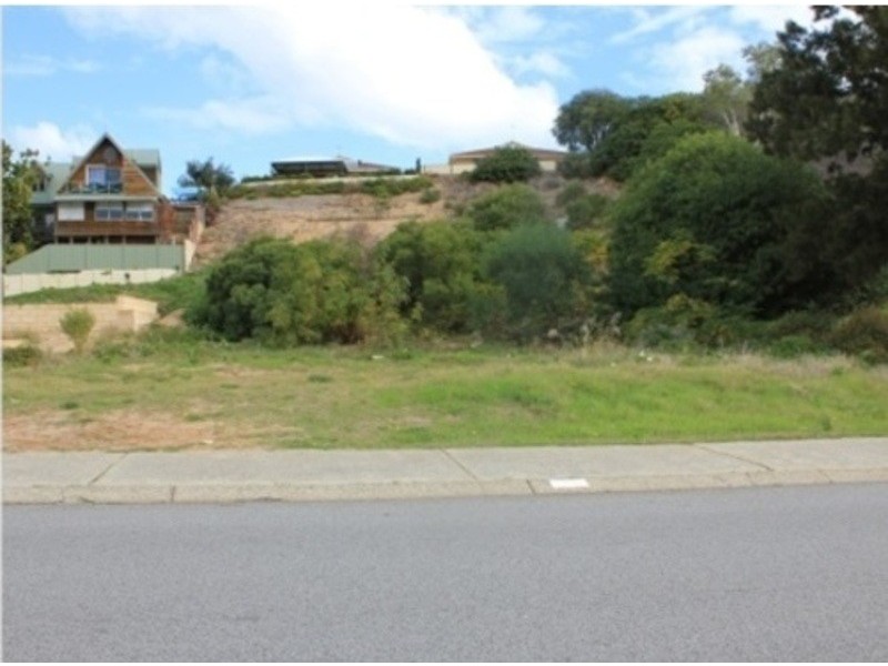 71A Leighton Road, Halls Head WA 6210