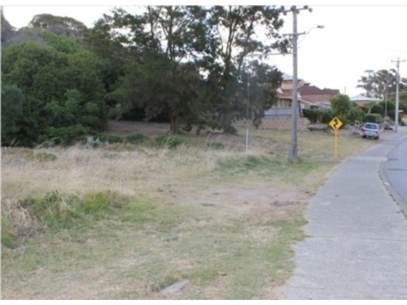 71A Leighton Road, Halls Head WA 6210