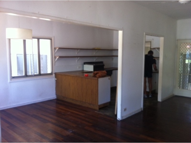 16 Stuart Street, North Ward QLD 4810