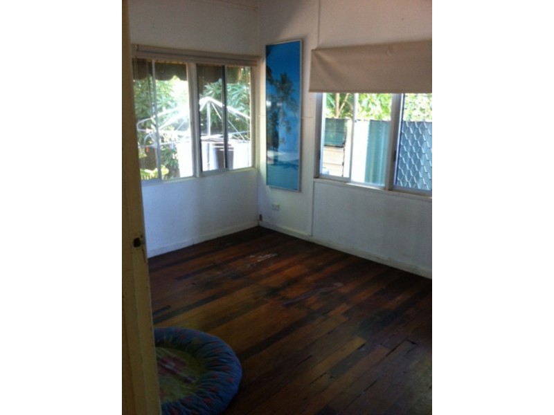 16 Stuart Street, North Ward QLD 4810