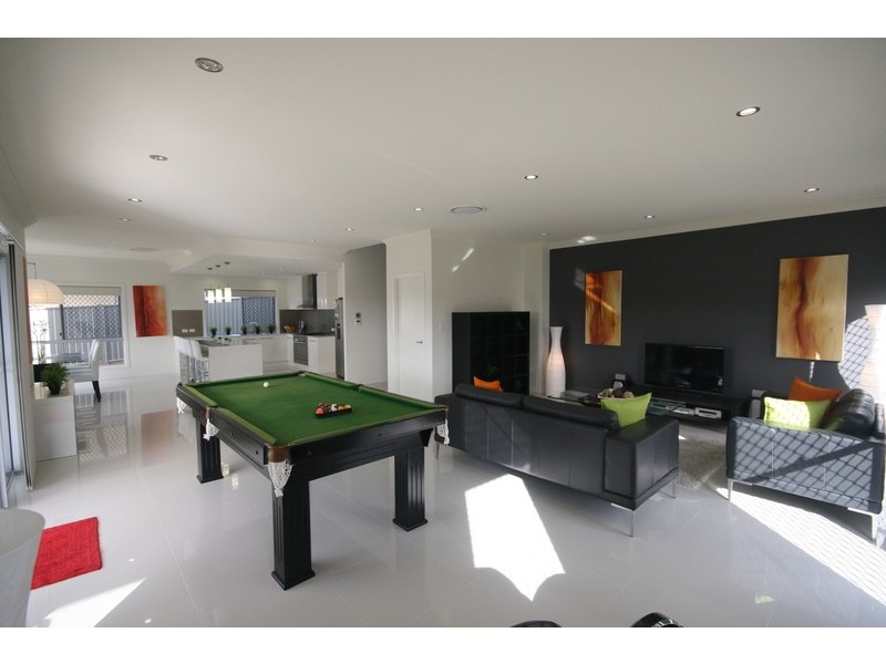 14 Baxton Place, Shailer Park QLD 4128