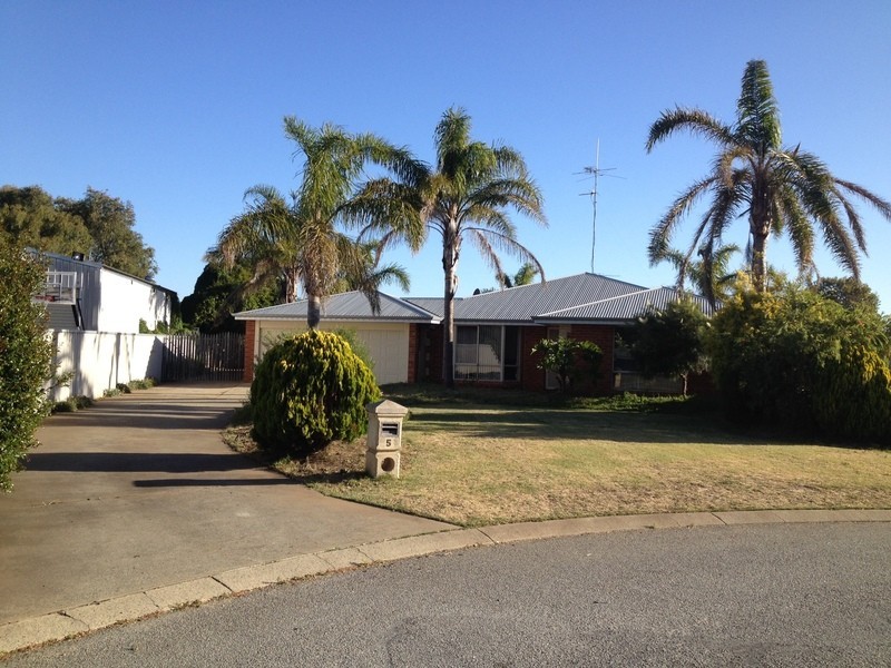 5 Parakeet Place, Greenfields WA 6210