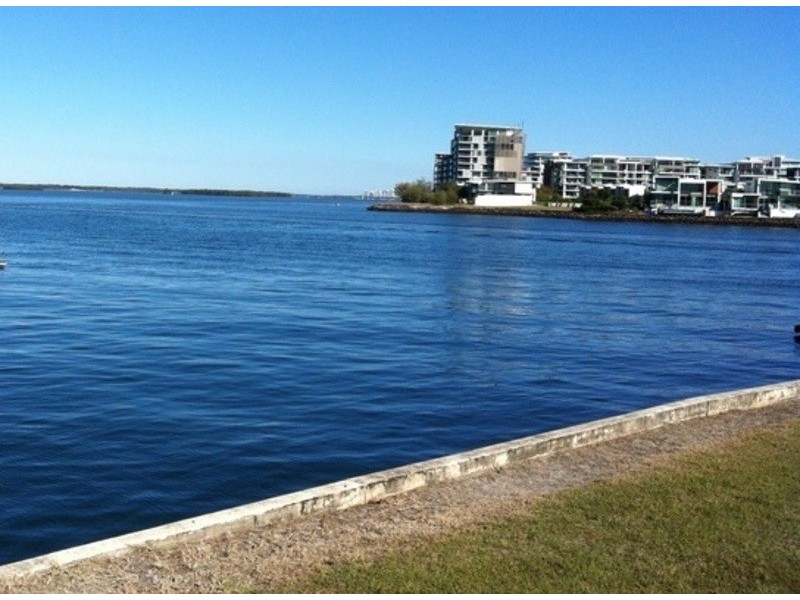 24 Brittanic Crescent, Paradise Point QLD 4216