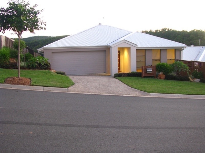 1/12 Diamantina Circuit, Pacific Pines QLD 4211