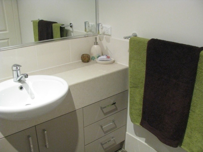 1/12 Diamantina Circuit, Pacific Pines QLD 4211