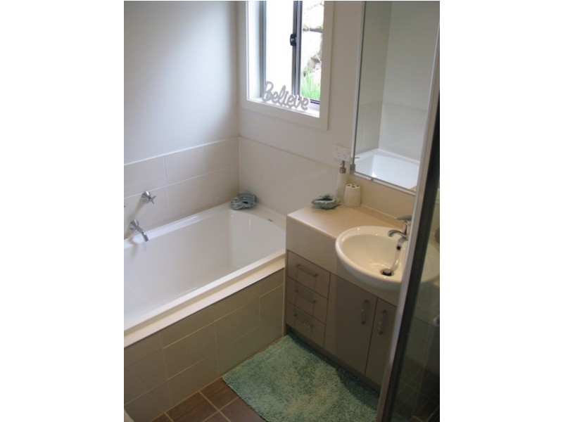 1/12 Diamantina Circuit, Pacific Pines QLD 4211