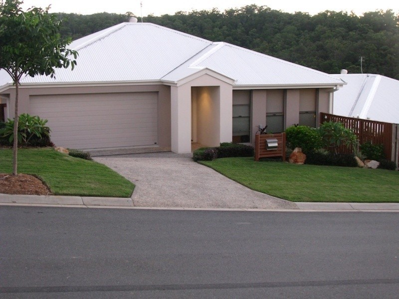 1/12 Diamantina Circuit, Pacific Pines QLD 4211