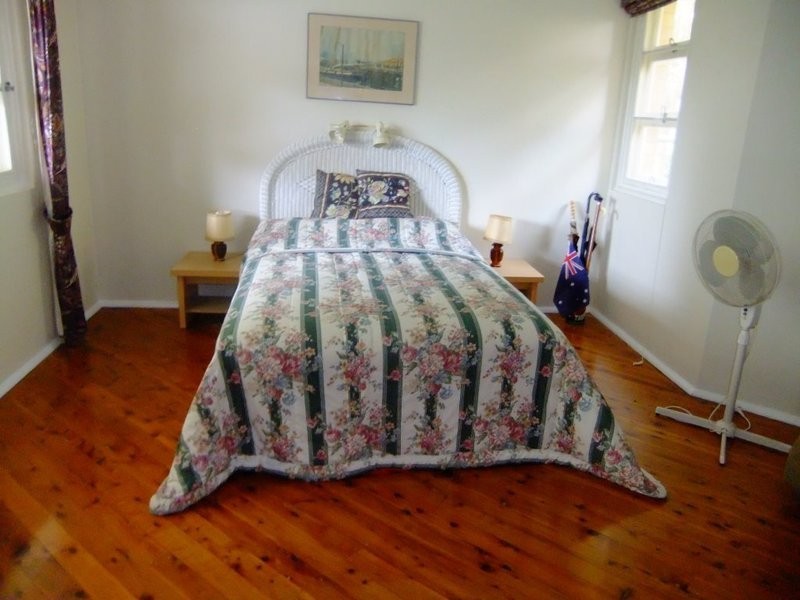 16 Bay View Avenue, East Gosford NSW 2250