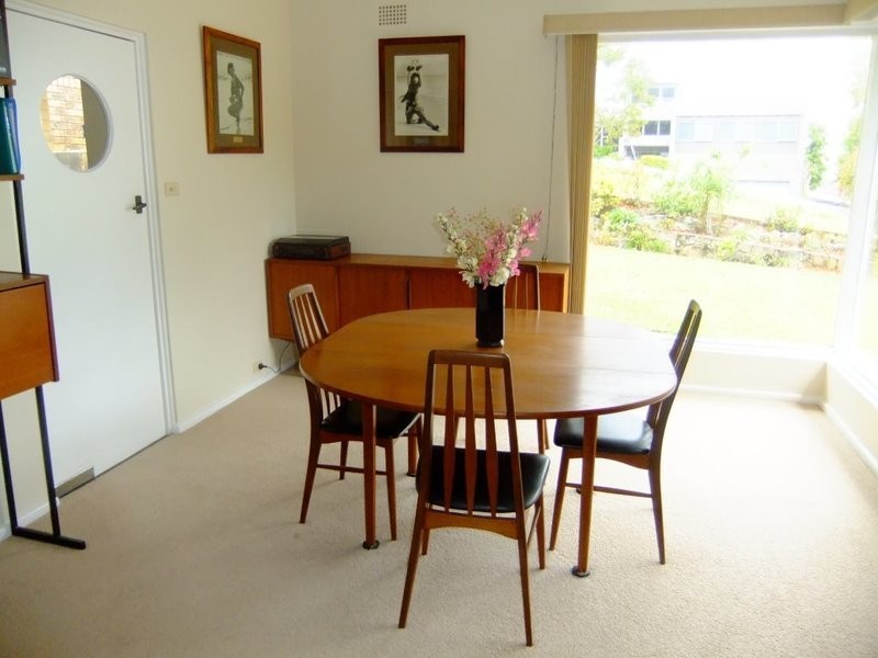 16 Bay View Avenue, East Gosford NSW 2250