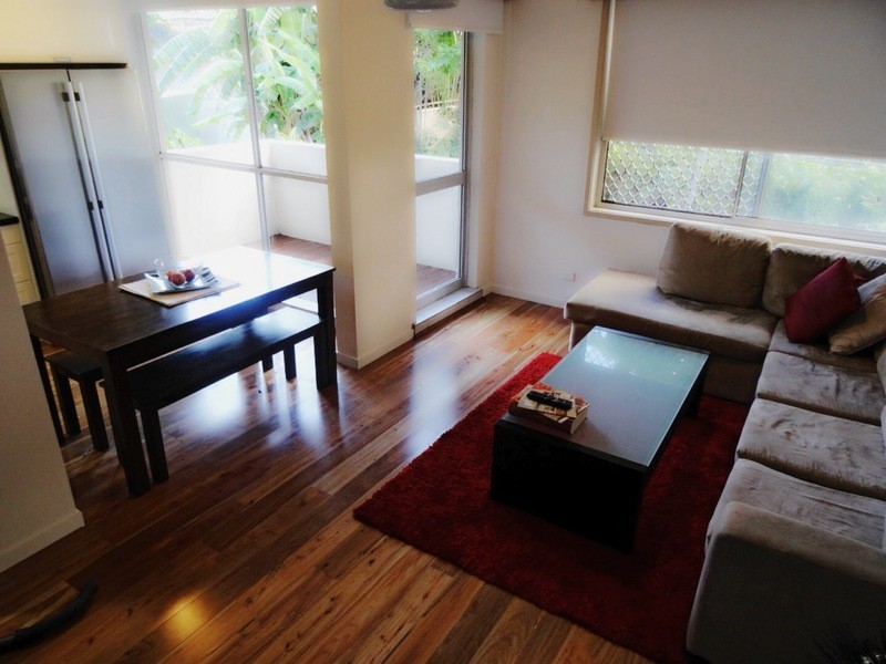 1/7-9 Aubrey St, Surfers Paradise QLD 4217