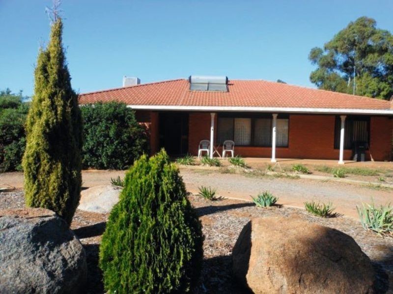 30 Tipperary Lane, Young NSW 2594