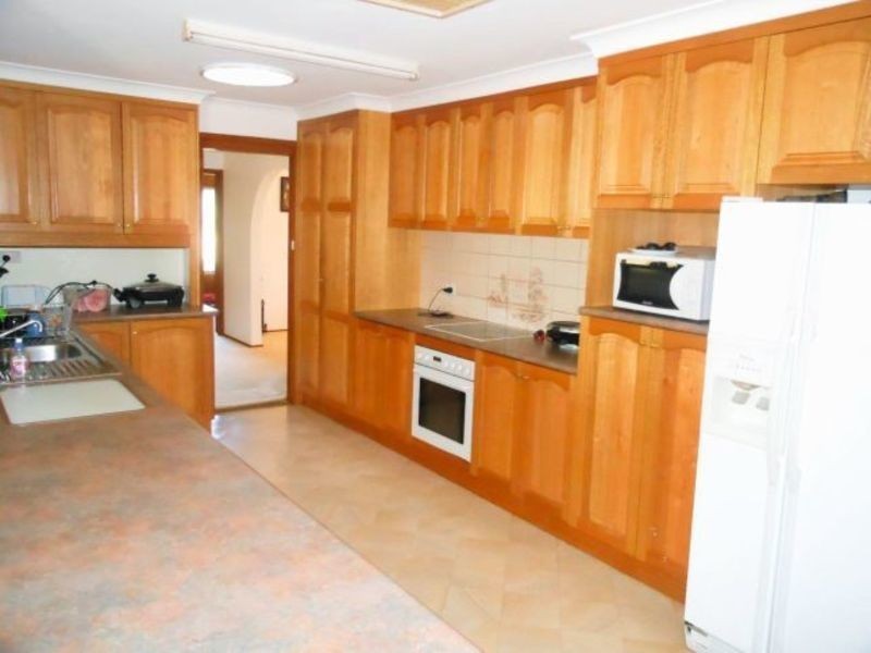 30 Tipperary Lane, Young NSW 2594