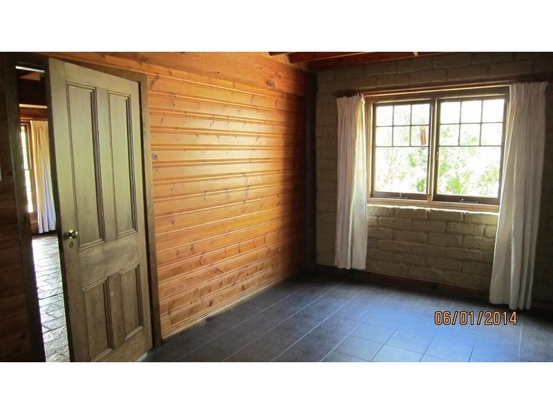 20 Dene Avenue, Victor Harbor SA 5211