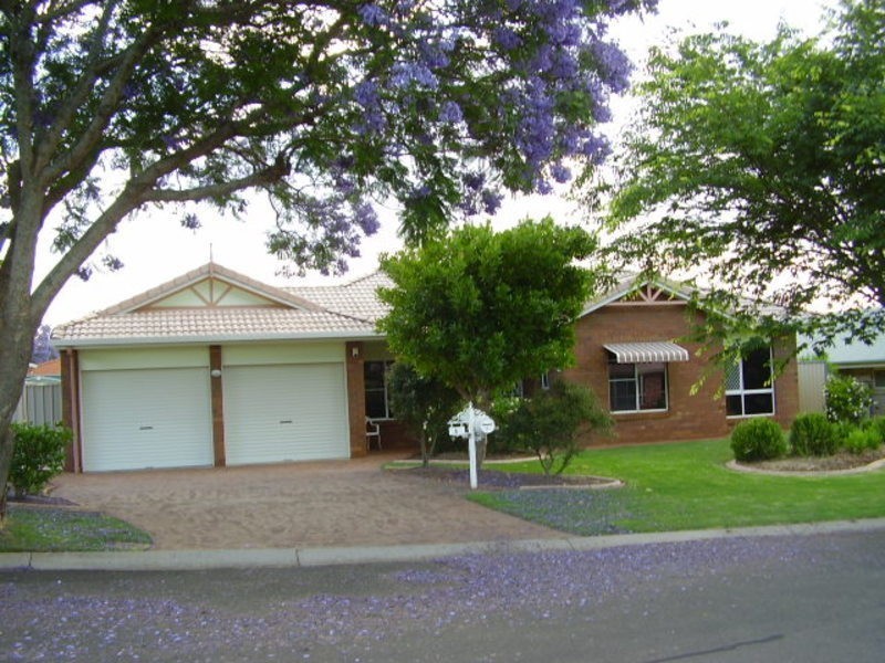 8 Dahlia Court, Middle Ridge QLD 4350