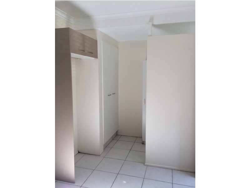 3/12 Errol Avenue, Paradise Point QLD 4216