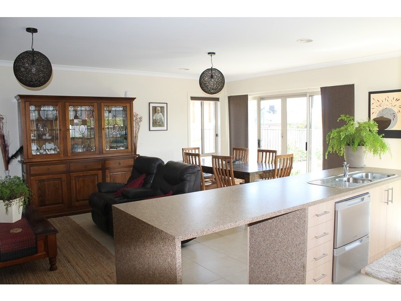 15 Saul Avenue, Berwick VIC 3806