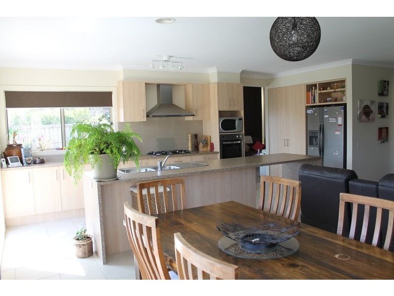 15 Saul Avenue, Berwick VIC 3806