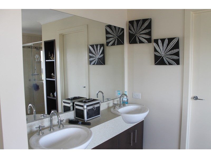 15 Saul Avenue, Berwick VIC 3806