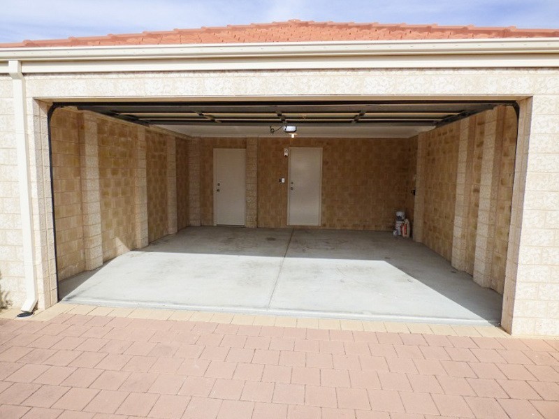 16 Maalak Turn, Dalyellup WA 6230