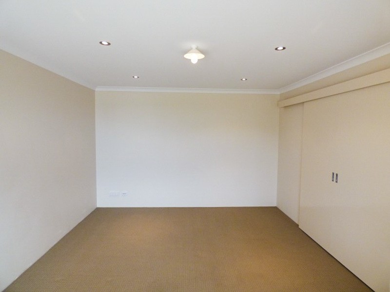 16 Maalak Turn, Dalyellup WA 6230