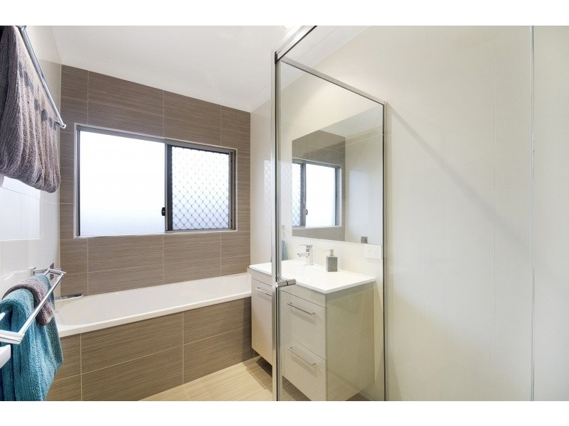 24 Mallorca Circuit, Burdell QLD 4818