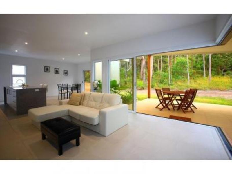 18 Mari Street, Alexandra Headland QLD 4572