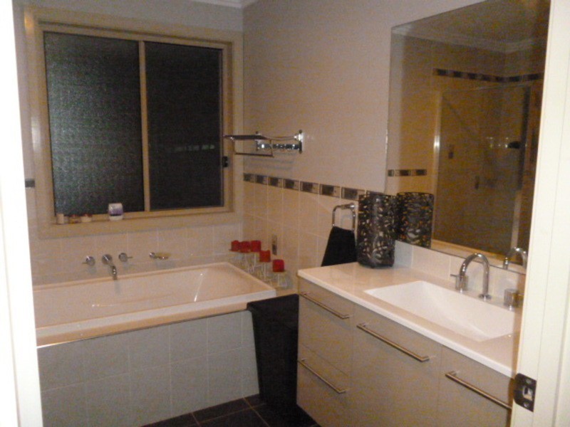 21  Christiana CL, West Nowra NSW 2541