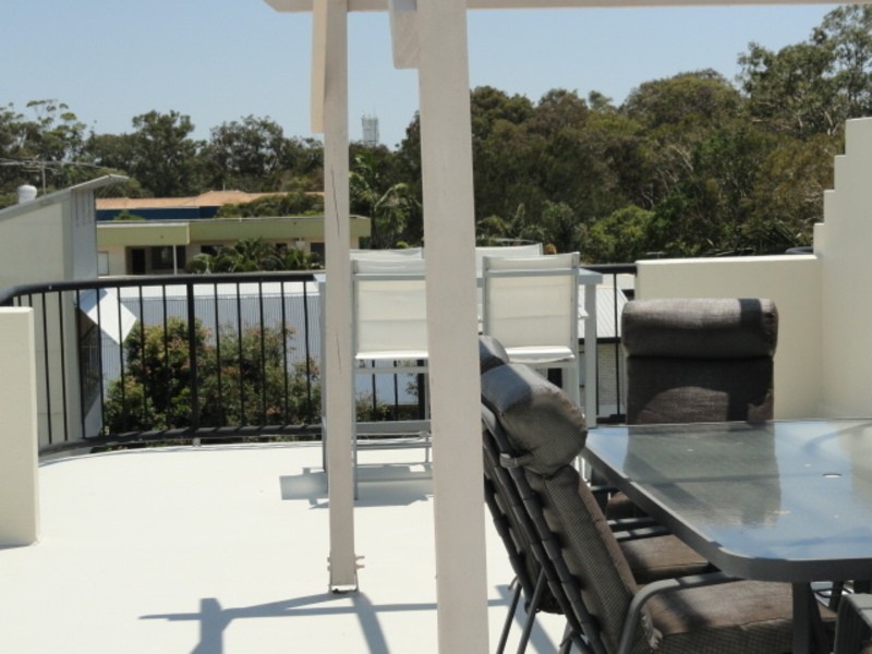 8/27 South Esplanade, Bongaree QLD 4507