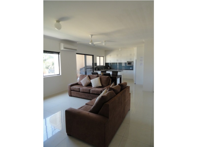 8/27 South Esplanade, Bongaree QLD 4507