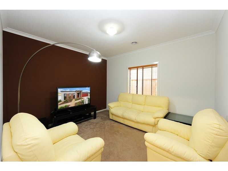 62 Australis Drive, Williams Landing VIC 3027