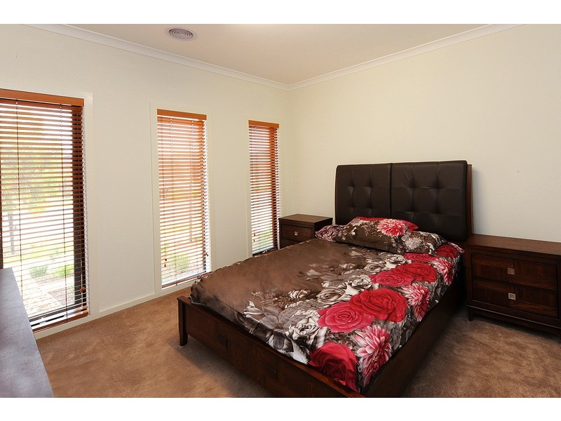 62 Australis Drive, Williams Landing VIC 3027