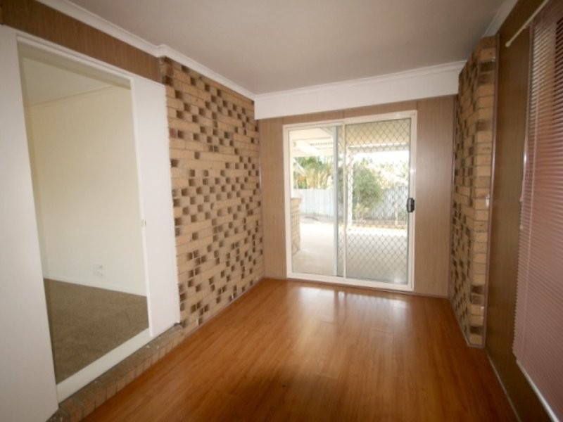 51 Bottlebrush Drive, Regents Park QLD 4118