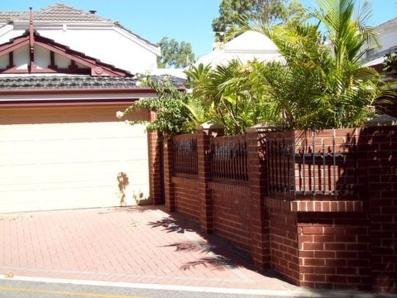 18 Becontree Way, Joondalup WA 6027